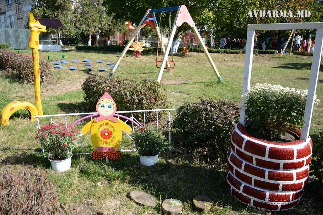 Украшение детских площадок в детском саду. Украшение площадки в детском саду. Украшаем площадку в саду. Украшаем площадку в саду. Украшение участка в детском саду.