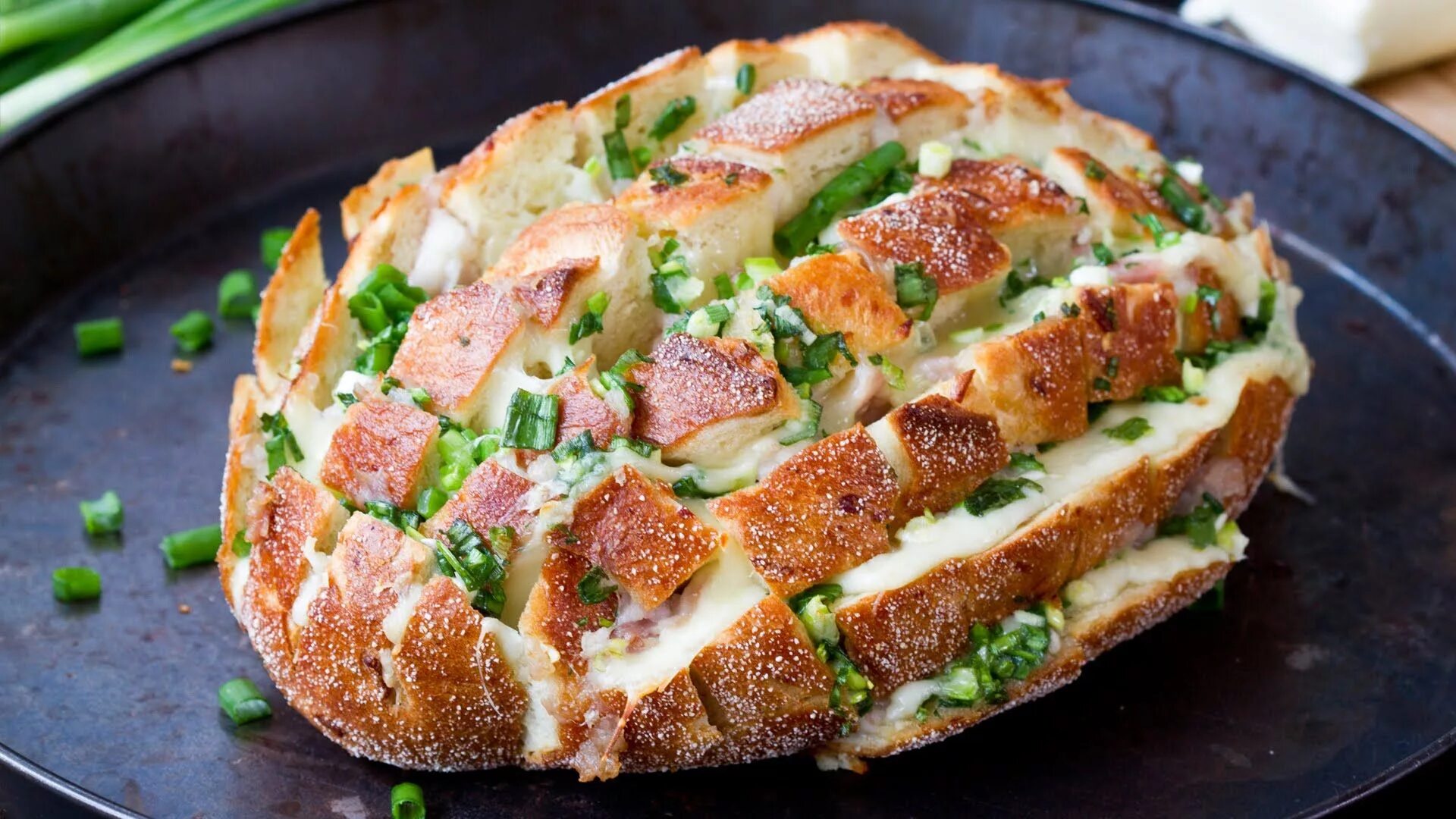 Быстро красиво вкусно. Вкусные блюда. Хлеб с сыром в духовке. Пирог из батона. Закусочный хлеб в духовке.