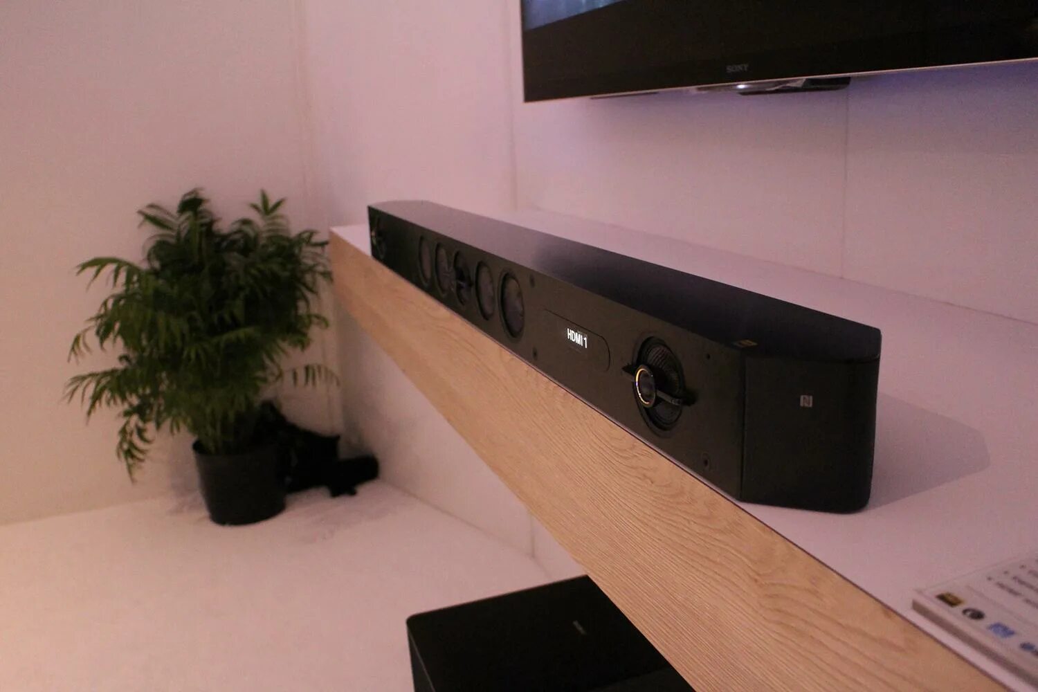 Как добавить саундбар. Sony ht-st9. саундбар sony ht-nt3. саундбар monitor audio sb-4. sony 320 саундбар.