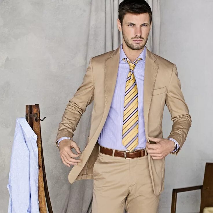 Сочетание цветов бежевый в одежде мужчин Men's Tan Blazer, White and Black Horizontal Striped Crew-neck Sweater, Brown Ch