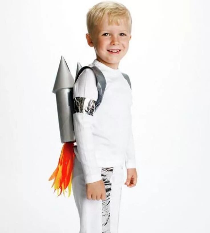 Необычные карнавальные костюмы для мальчиков. Космический костюм для мальчика. Необычные детские костюмы для мальчиков. Костюм из подручных материалов для мальчика.