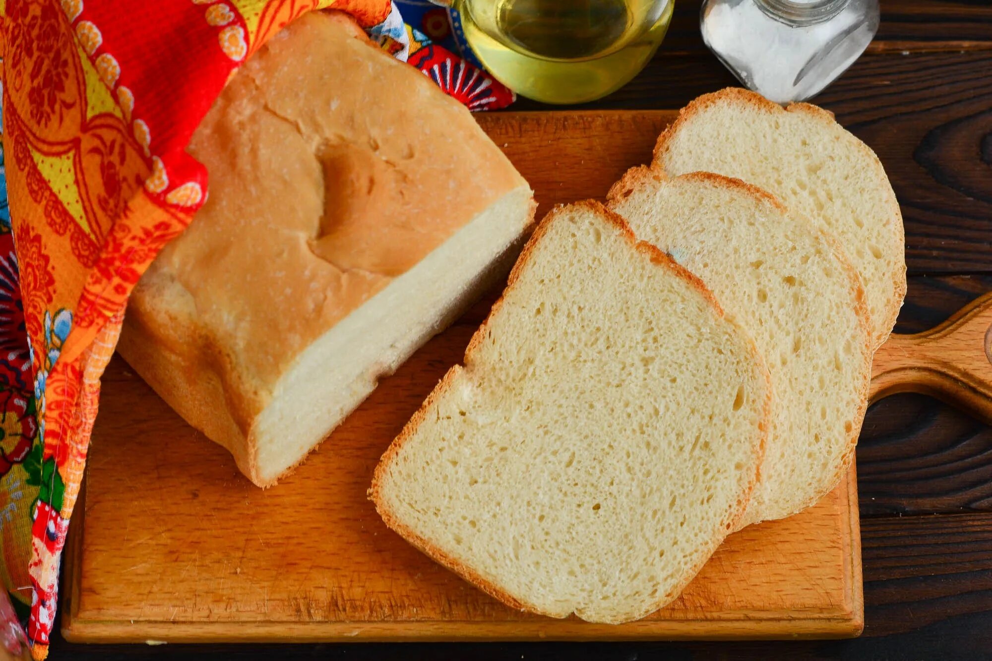 Хлеб в хлебопечке 1 кг. Молочный хлеб. Хлеб в молоке. Хлеб с беконом в хлебопечке. Хлеб «молочный» от 40 гр.