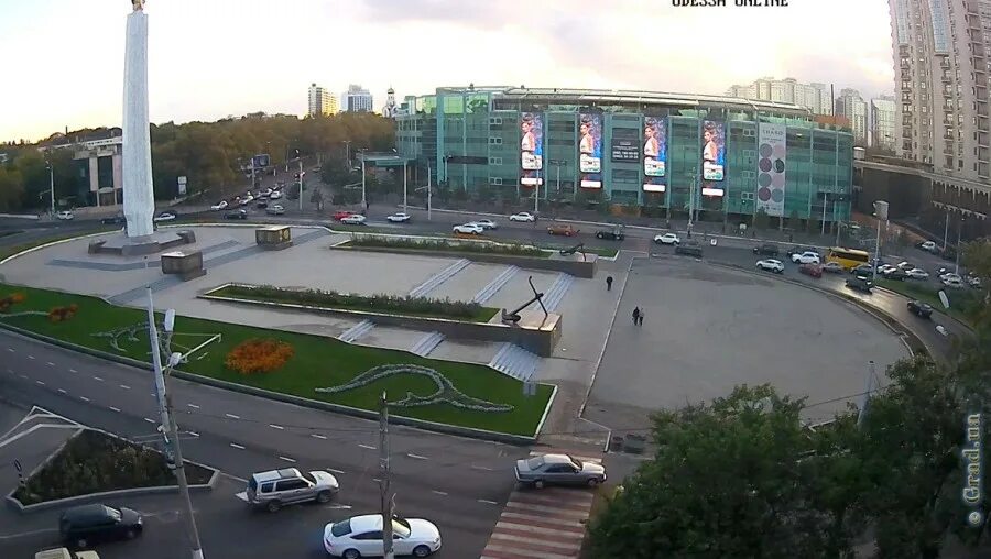 Площадь 10 апреля. Площадь Казинца Минск фото.