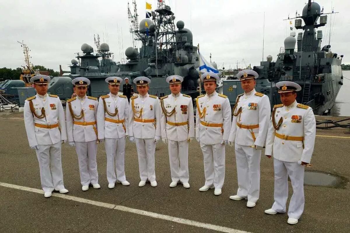 парадная форма вмф рф матросов. цвет военно морской. военная форма матроса вмф рф. парадная форма вмф рф матросов. цвет военно морской.