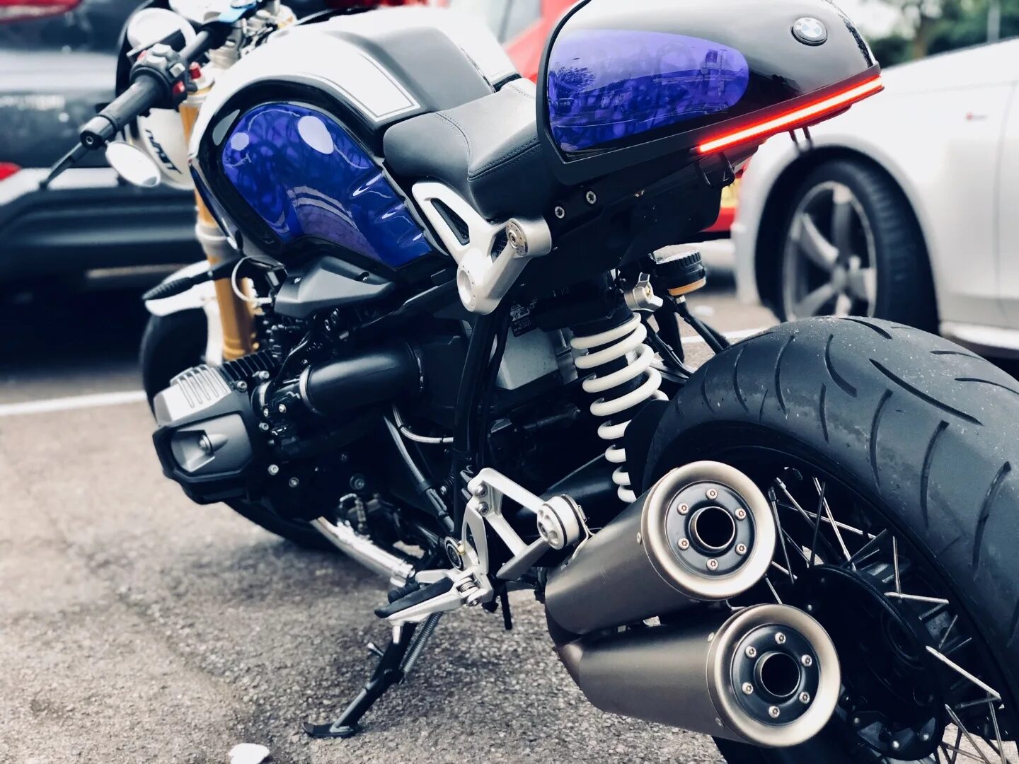 T 9 t r 6 m. BMW R Nine t тюнинг. BMW R Nine t с коляской. R Nine t Stunt. Зеркала на руль BMW R Nine t.