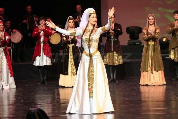 Грузинский танец картули. Свадебный танец картули. Танцевальная и диско-музыка в ссср. Картули диско mp3. Erisioni band.