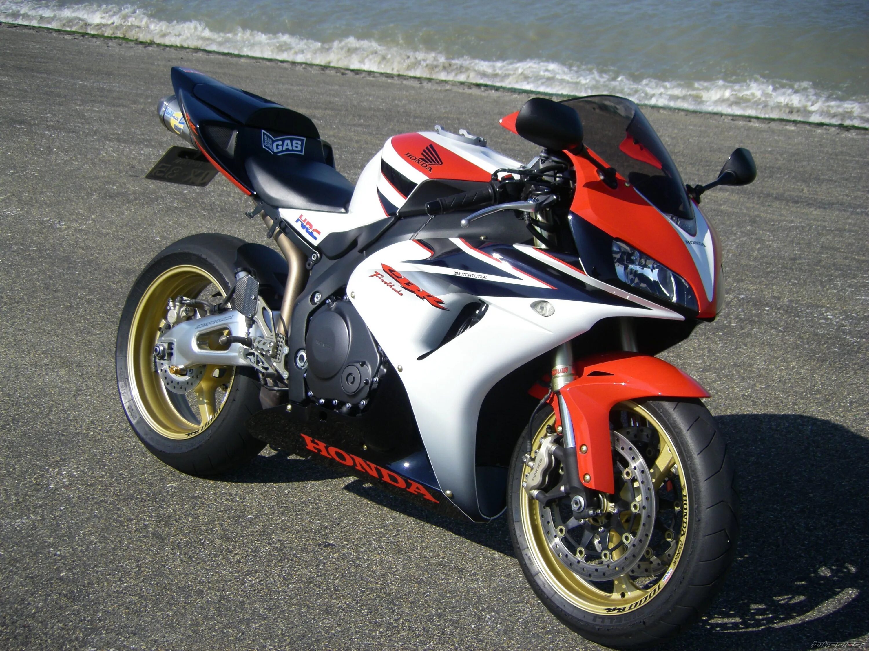 Honda cbr1000rr Fireblade. Honda 1000rr Fireblade. Мотоцикл Хонда СБР 1000. Honda Fireblade 1000. Honda cbr fireblade