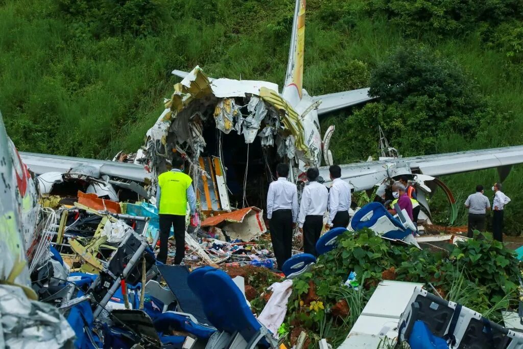 Падение авиакатастрофы. Boeing 747 Air India катастрофа. Боинг 737 авиакатастрофа. Крушение Boeing 747 Air-India, 329 погибших.