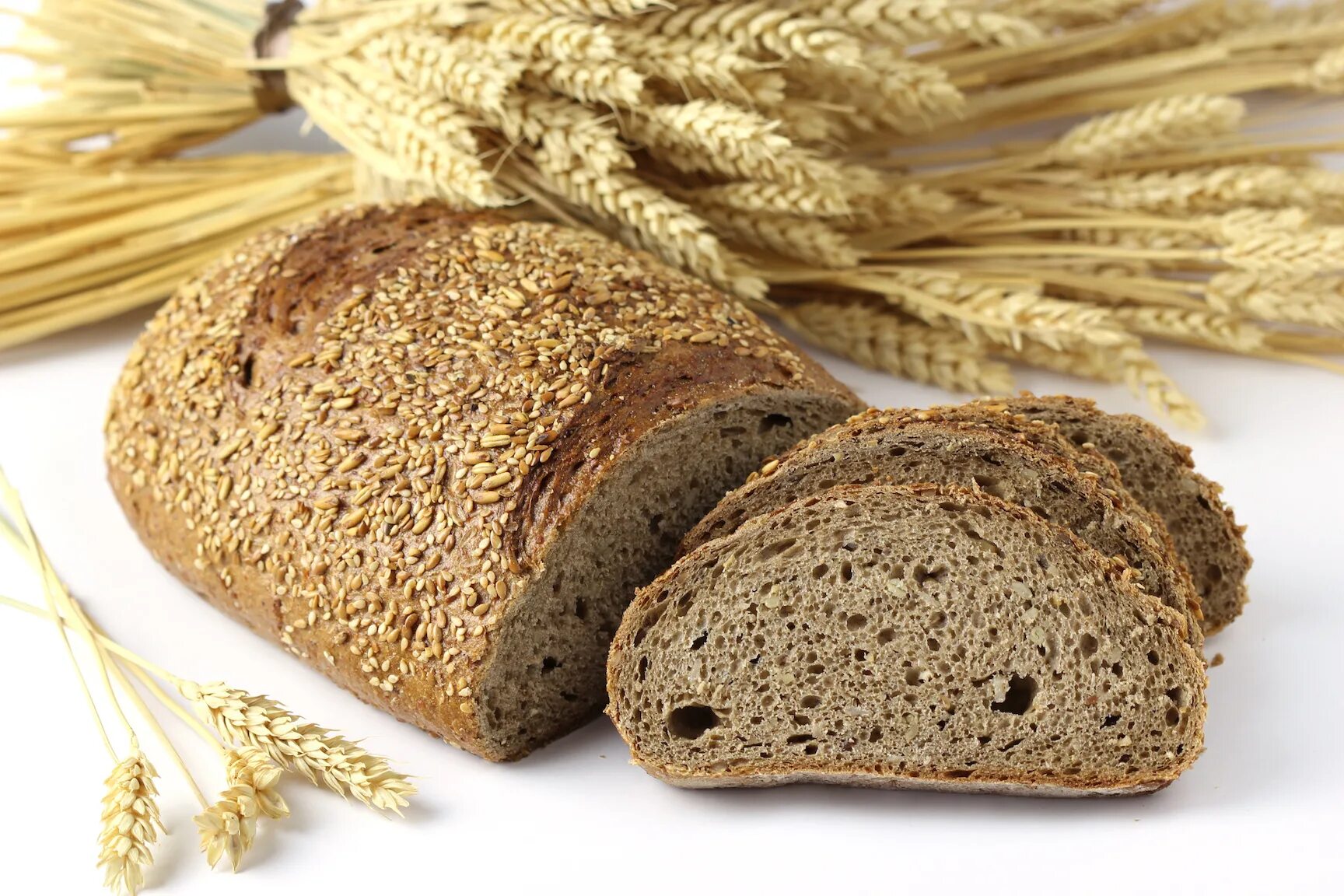 Хлеб из пророщенной пшеницы. Ячменный хлеб. Хлеб из ячменя. Хлеб из ячменной муки. Ржаной хлеб с ячменём.