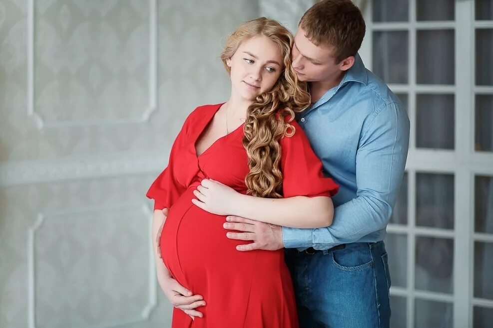 Русская жена забеременела. Фотосессия с беременной женой.