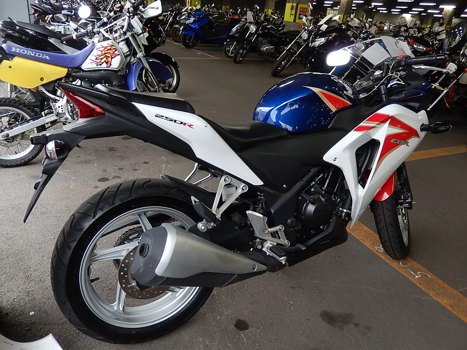 Купить honda 250. Хонда МС 17 250 кубов. Хонда 200-250 кубов. Мотоцикл Honda 250. Хонда 250 кубиков.