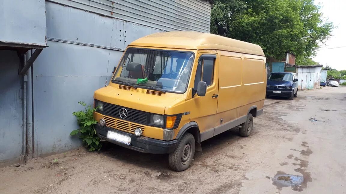 Мерседес т купить. Mercedes-Benz 307d. Mercedes Benz t1 307d. Mercedes 307. Mercedes Benz t1 бортовой.