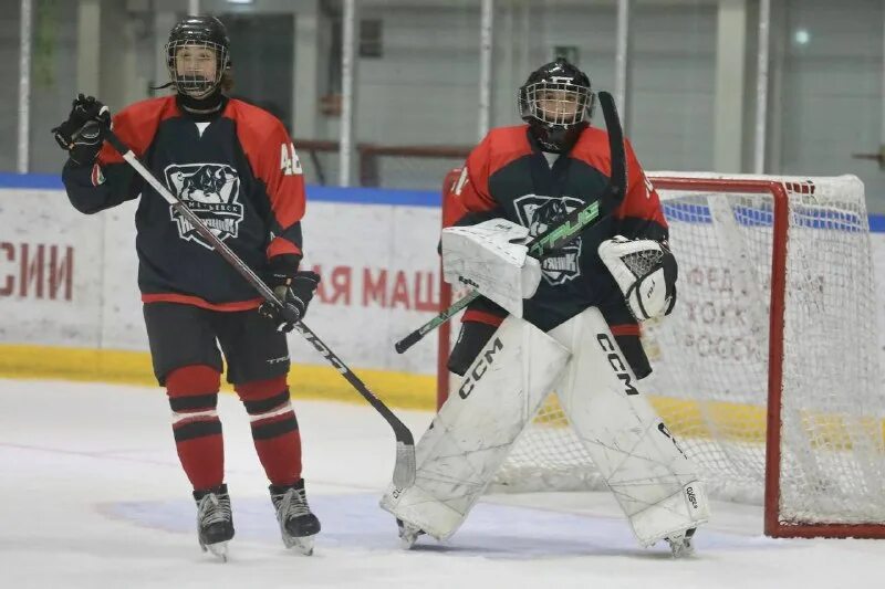 Исаев владимир 2013 русичи хоккей. Нефтяник 2009. Победа россии. Нефтяник (хоккейный клуб, альметьевск) сумин. Чайка нижний новгород.