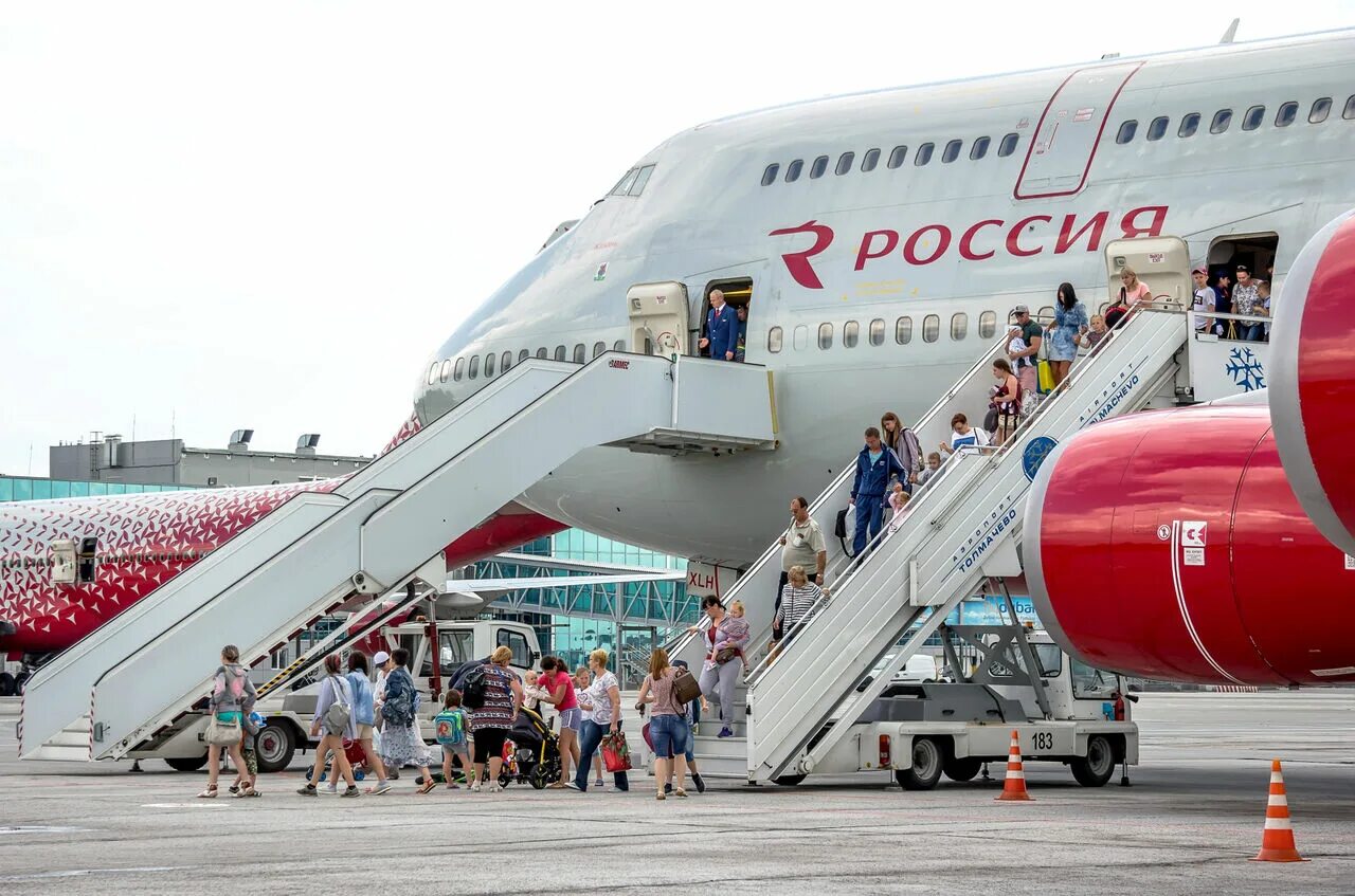 Аэропорт Сочи Боинг 747. Самолет авиакомпании Россия Боинг 747. Аэропорт Сочи авиакомпания Россия. Боинг 747 Сочи Москва. Russia arrived