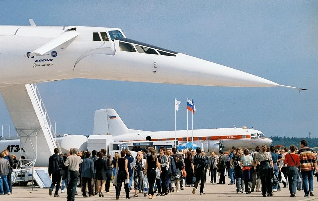 Советский конкорд ту-144. Ту-144 сверхзвуковой самолёт. Ту 144 видео. Ту 144 видео. Ту-144 ссср-77106.
