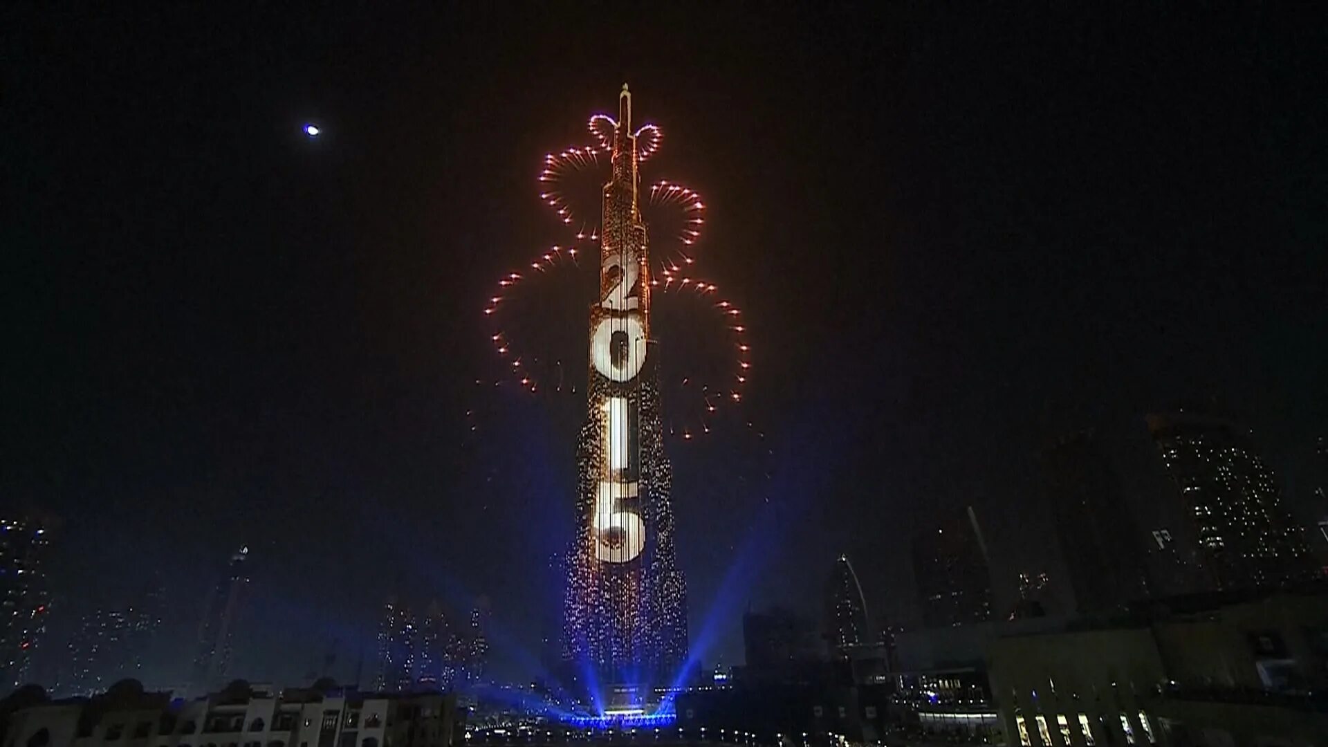 Дубай Бурдж Халифа салют. Встреть новый год в Дубаи\. Фейерверк с узором майнкрафт. Бурдж Халиф фейерверк шоу. 30 апреля 2015 год