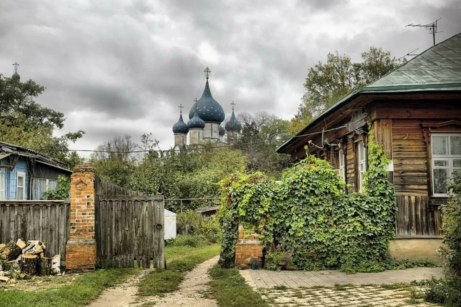 Деревня ул. Суздаль тихие улочки. Старинные русские деревни. Русская провинция. Провинциальный город.