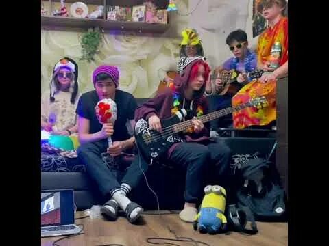 Песня типичная вечеринка speed up. Песня типичная вечеринка с бассейном. Песня типичная вечеринка speed up. Девочка с глазами как у собаки ep. Типичная вечеринка с бассейном slowed.