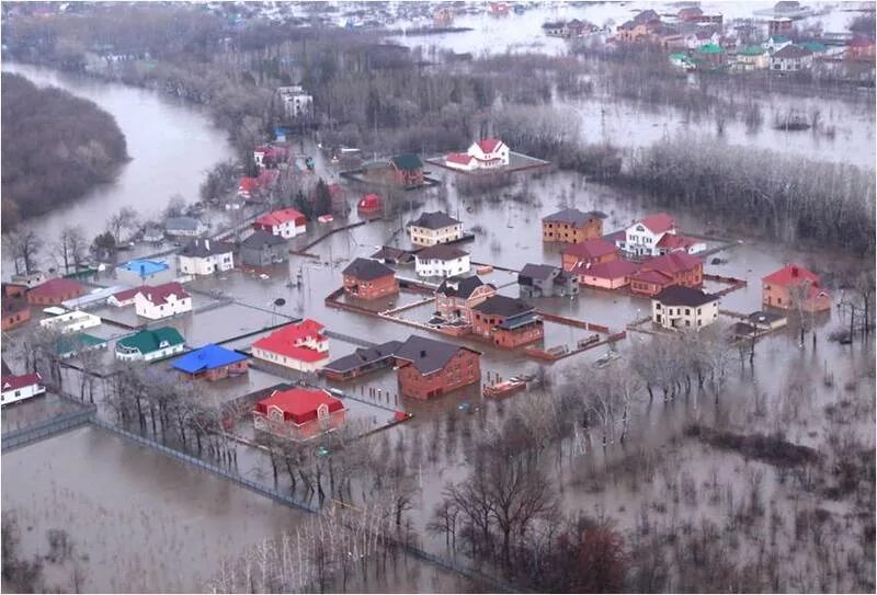 Паводки в казахстане уральск. Потоп в Уральске 2011. Наводнение Уральск 2011. Наводнение в Уральске Казахстан. Потоп в Уральске.