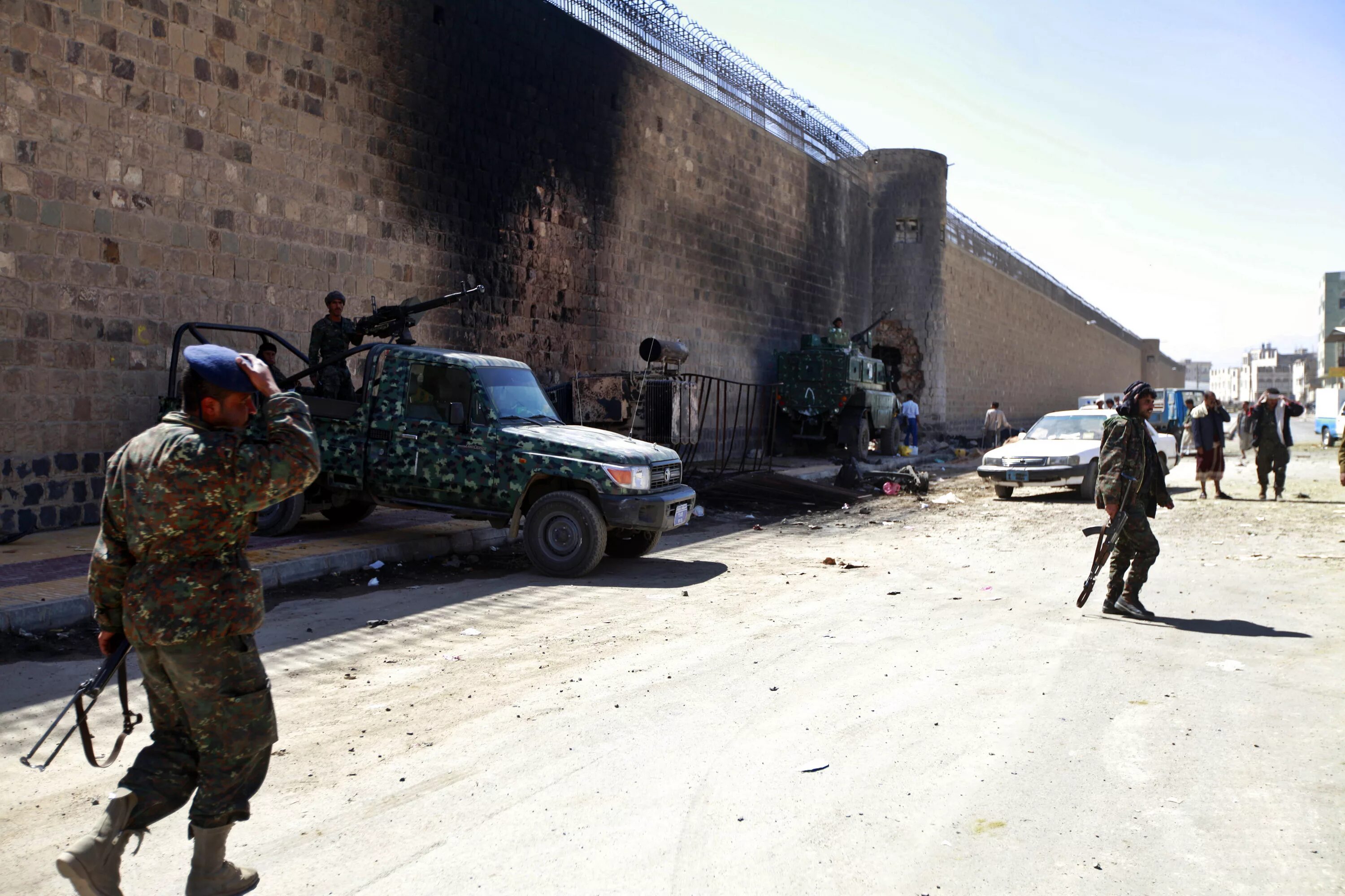 Йемен колония. Йемен колония. Йемен тюрьма огигия йемен. Йемен колония. Йемен колония.