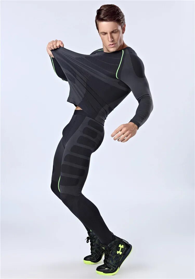 Спорт для похудения мужчины. Спортивная одежда для мужчин. Костюм для фитнеса мужской. Костюм для бега мужской. Мужчина фитнес в костюме.