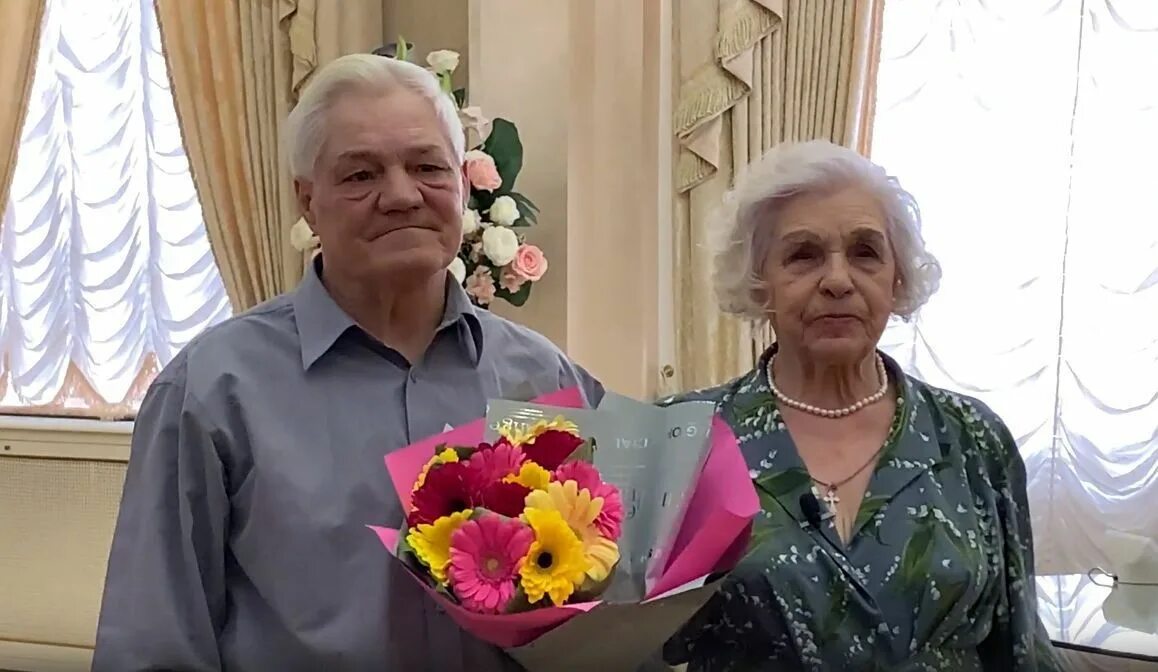 Женился в 92 года. Руперт мердок и лесли-энн смит. Женился в 92 года. Молодые женихи с бабушками. Женился в 92 года.