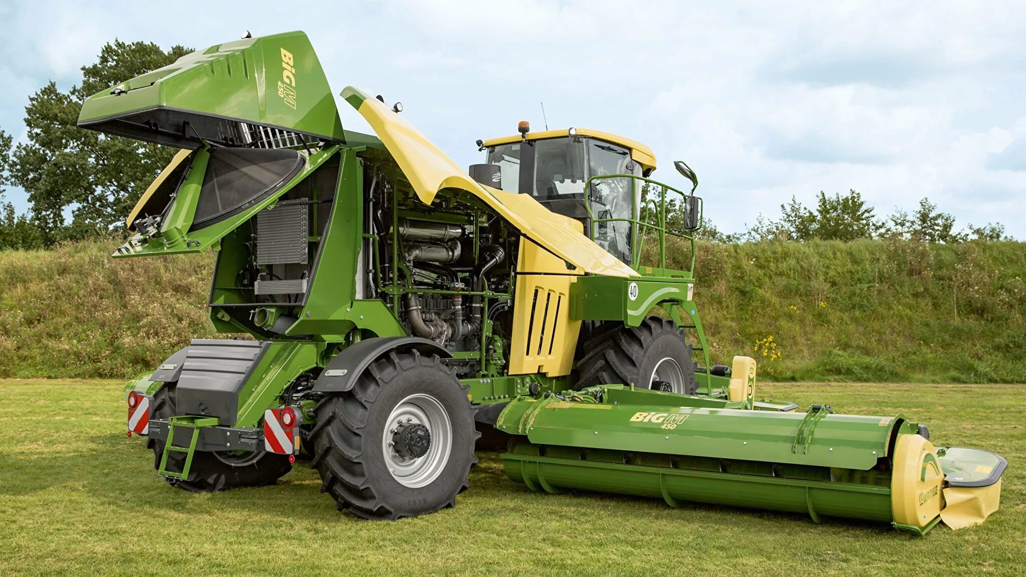 Самоходная Krone big m450. Krone big m 420. Самоходная косилка Krone big. Самоходная косилка-плющилка big m 500.