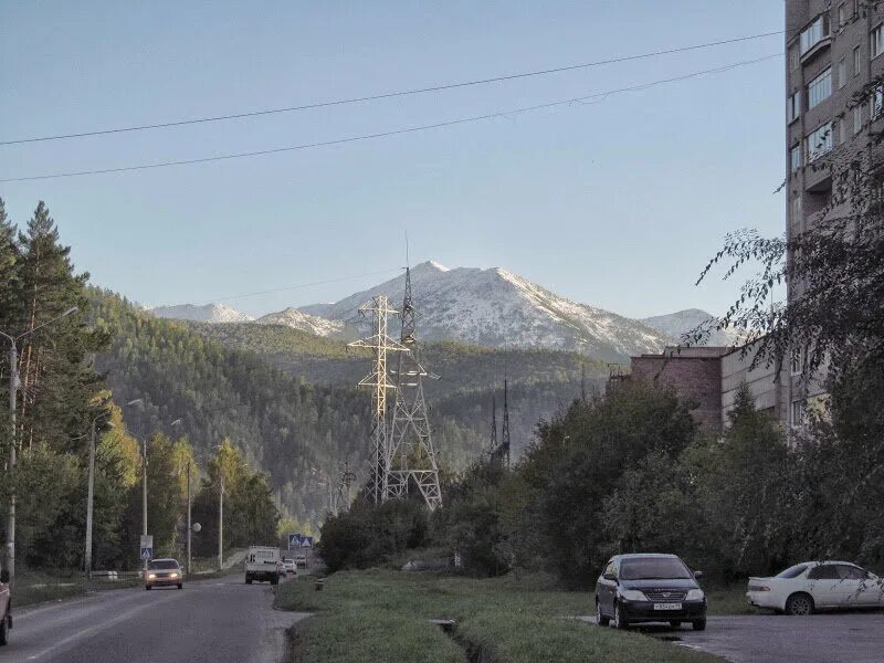 Посёлок Черёмушки Хакасия. Поселок Черемушки Саяно Шушенская ГЭС. Посёлок городского типа Черёмушки, Республика Хакасия. Черемушки Хакасия ГЭС.