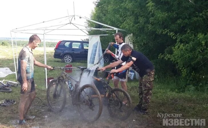 Стадион рыбалка. Стадион рыбалка в Курской области. Стадион рыбалка Курск. Пруд стадион рыбалка Курск. Троица рыбалка Курск.