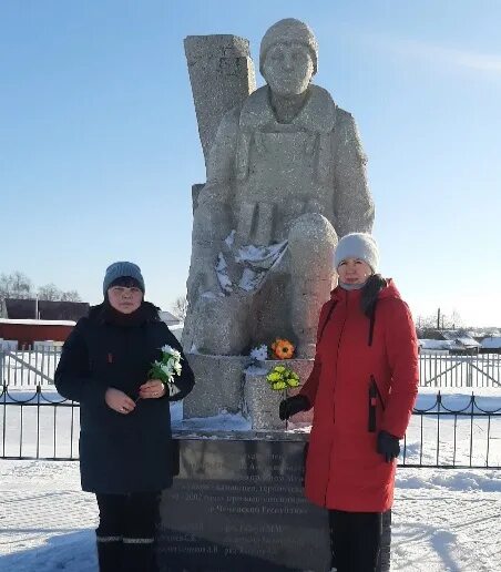 Ухманы. Ухманы Канашский район. Ухманская СОШ Канашского района. Ухманы памятник героям.