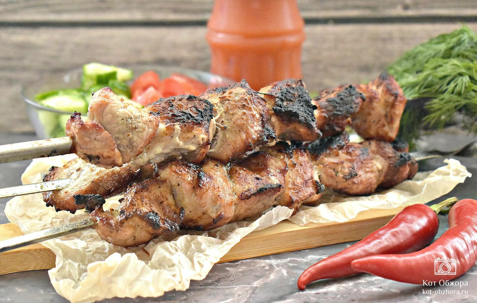 Шашлык из свинины рецепт маринада самый вкусный. Шашлык на минералке из свинины. карточки с рецептами приготовления мяса на барбекю. папа может шашлык из свинины. картинки шашлык будем.