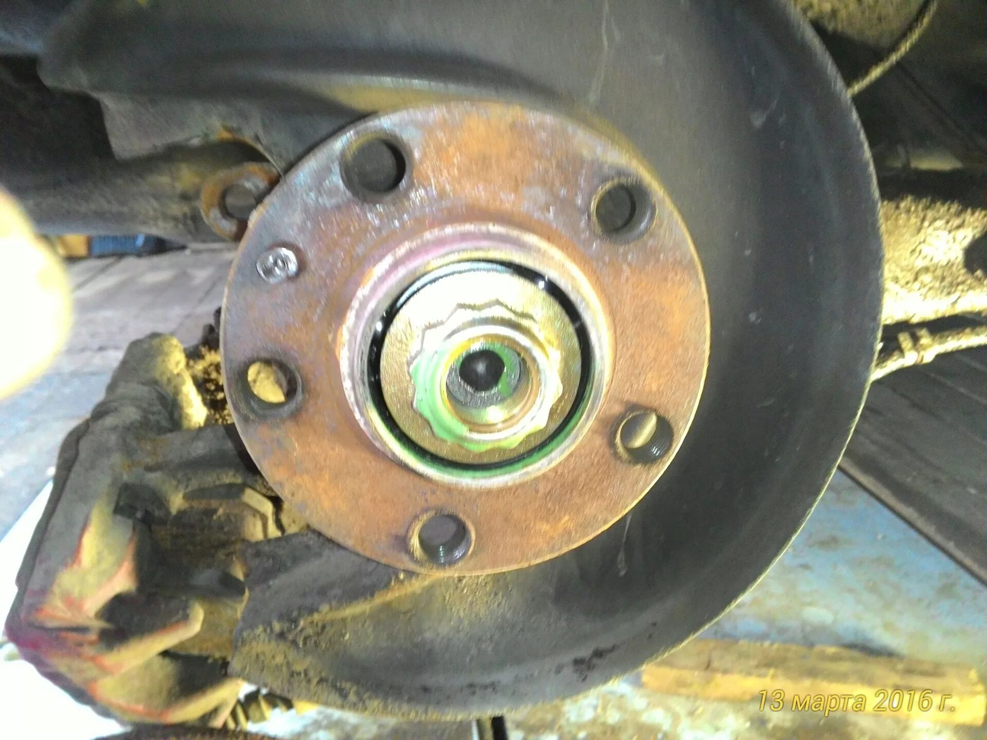 Съемник ступичный подшипник ваз гранта. Подшипник заднего колеса гранта. Замена задней ступицы гранта. Подшипник ступицы заднего колеса гранта. Замена задней ступицы гранта.