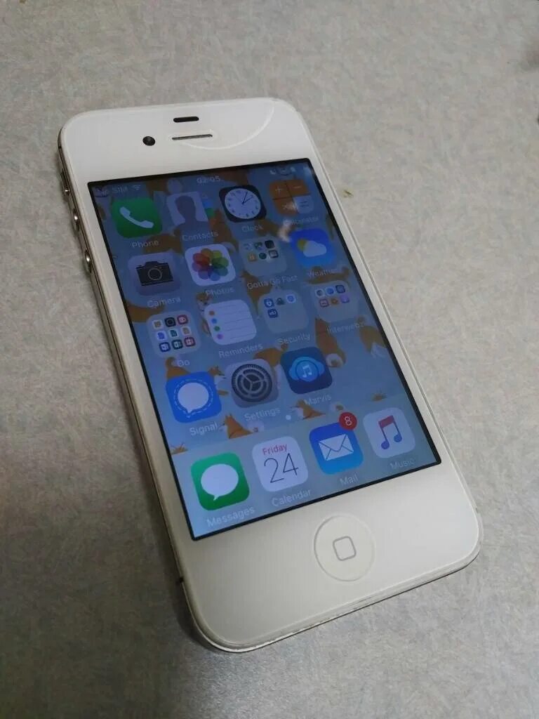 Обновление 17.4 айфон стоит ли. Iphone 4s белый. Iphone 4 белый. Айфон 4s белый. Iphone 4s 16gb White.