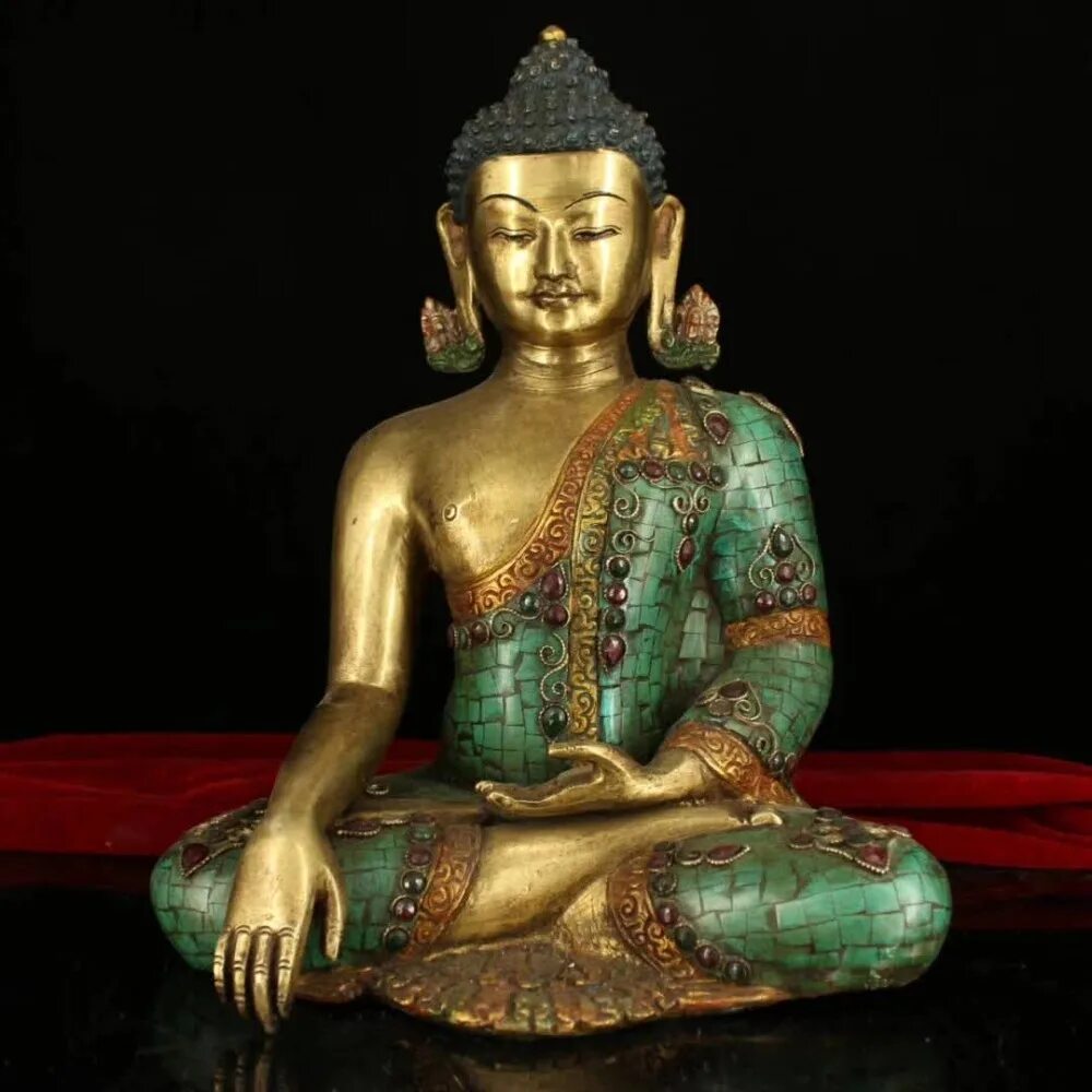 Будда цена. Тибетский Будда Шакьямуни. Статуя Будды в Тибете. Будда большая статуя Тибет. Медная скульптуры Будды.