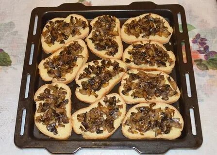 Горячие бутерброды с грибами в духовке