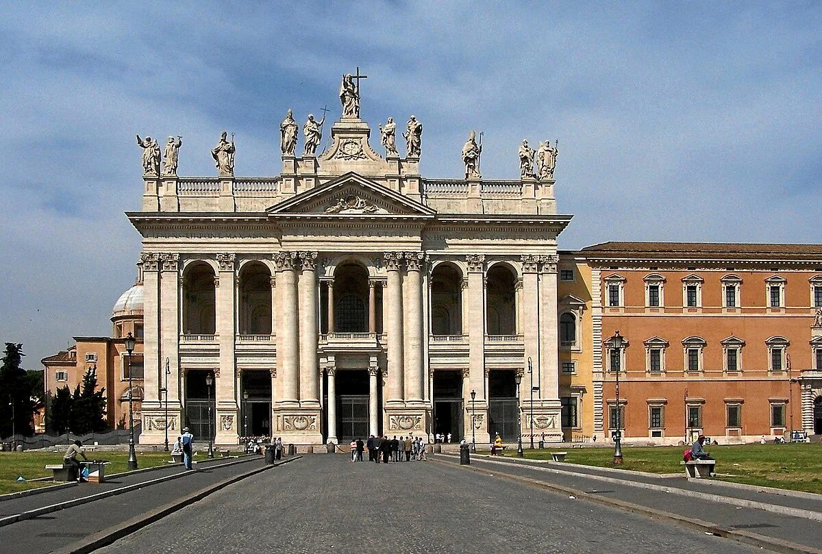 San giovanni. Базилика Сан Джованни ин Латерано. Церковь Сан Джованни ин Латерано в Риме. Доменико фонтана Латеранский дворец.