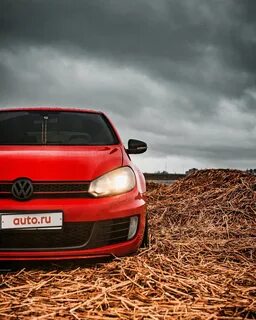 Красный volkswagen
