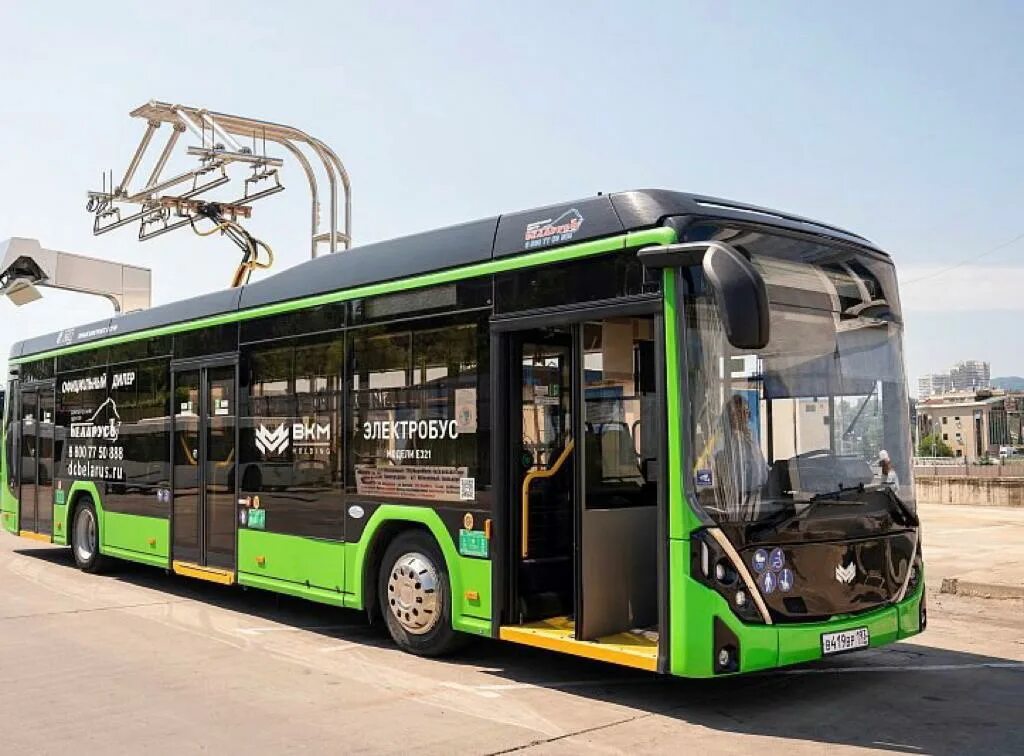 Новые автобусы сочи. Сочи электробус е321. БКМ 321. Электробус в Сочи 2023. Электробус 6282-135.