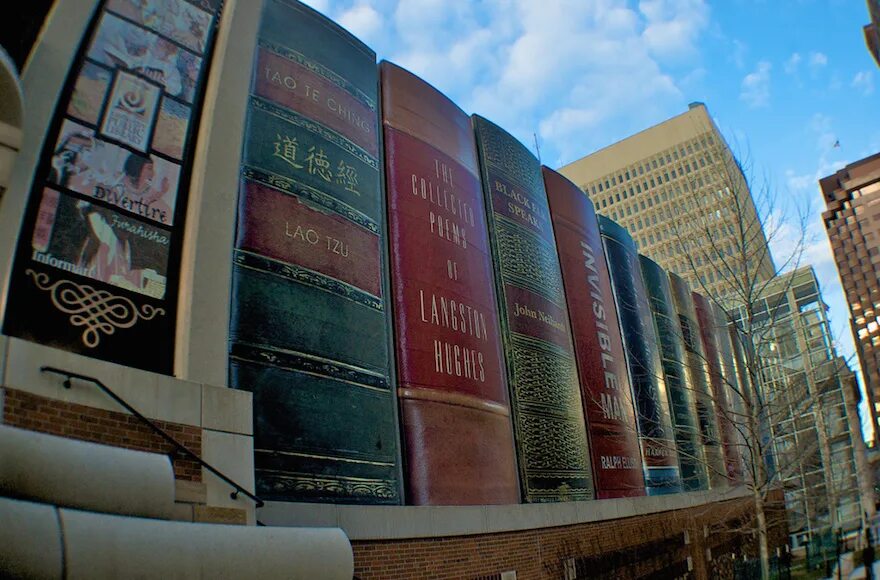 City library. Центральная библиотека Канзас-Сити. Штат Миссури. Публичная библиотека Канзас-Сити (Канзас, США). Публичная библиотека в Канзас Сити штат Миссури США. Публичная библиотека Канзас-Сити США фасад.