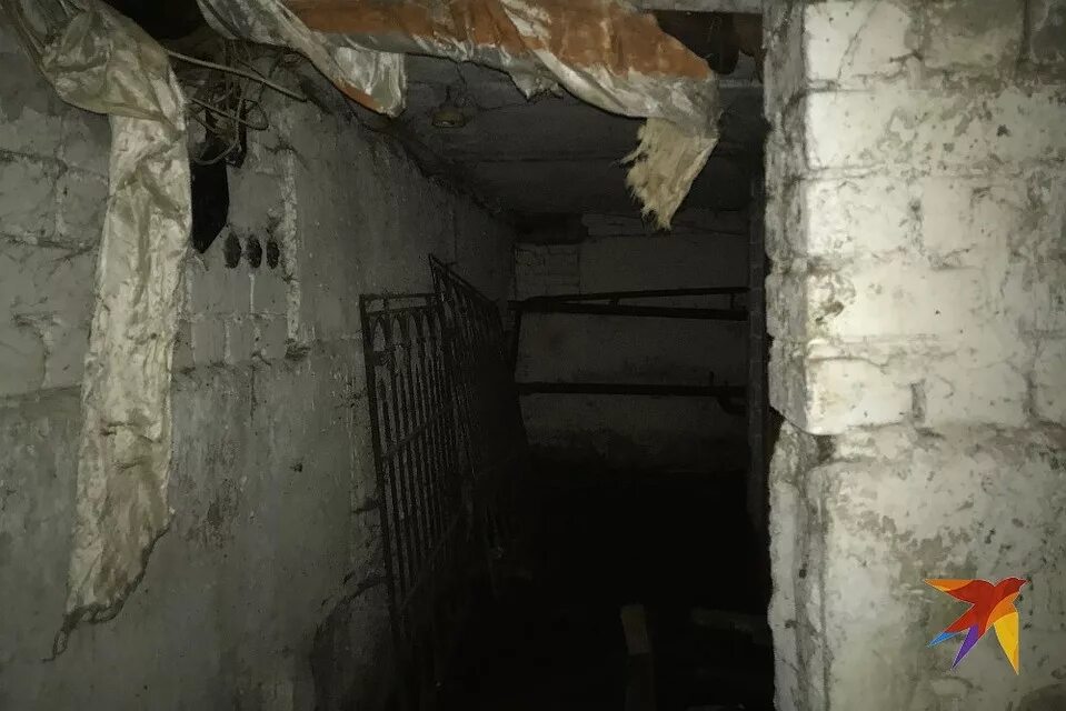 Йозеф фритцль фото подвала. Ogreee википедия. Ледяной лабиринт [crystal maze]. Подвал ингушетии. Подвал трёхэтажки.