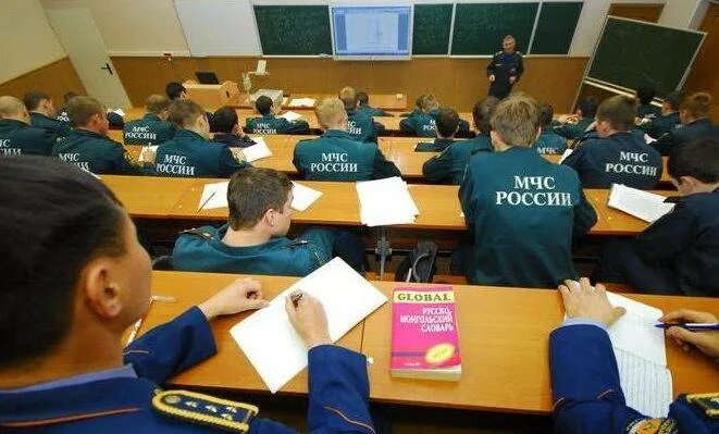 Получить образование мчс. Мчс учеба. мчс лекция учеба. мчс правоохранительная деятельность. колледж мчс в омске.