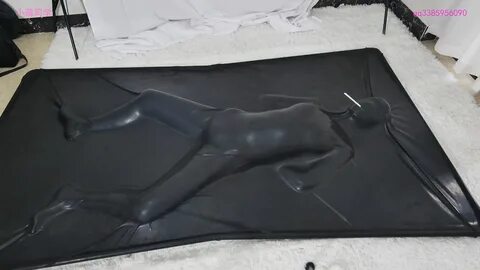 Super tight latex vacuum bed, Xiaomeng yells 