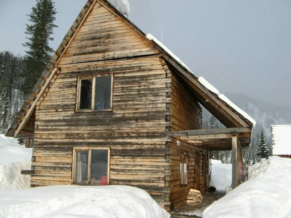 Приюты междуреченск. Волжский берег лагерь. Приют глухариный поднебесные зубья. Приют кузбасский поднебесные зубья. Приюты междуреченск.