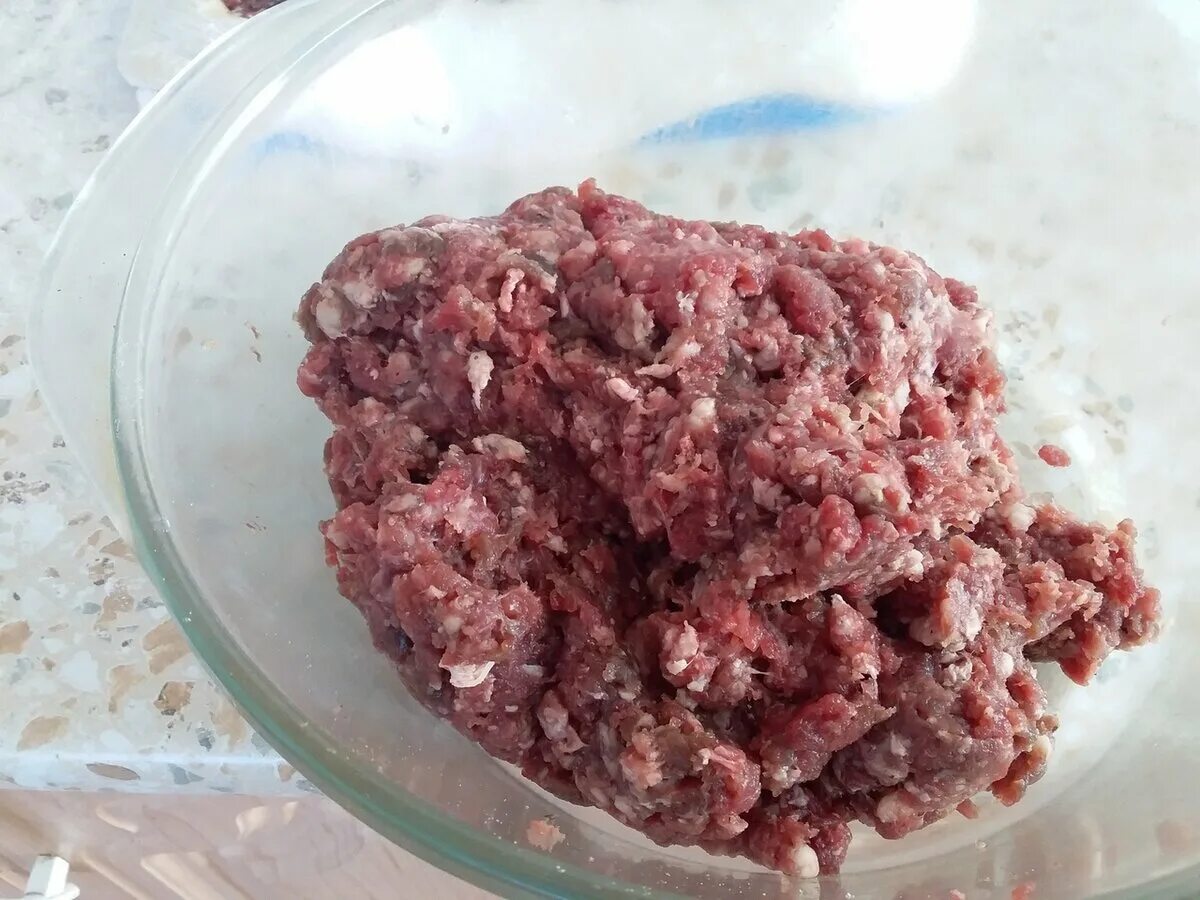 Фото готового фарша. Как понять что фарш готов. Категории фарша. Обжаренный фарш. Мясной фарш жареный.