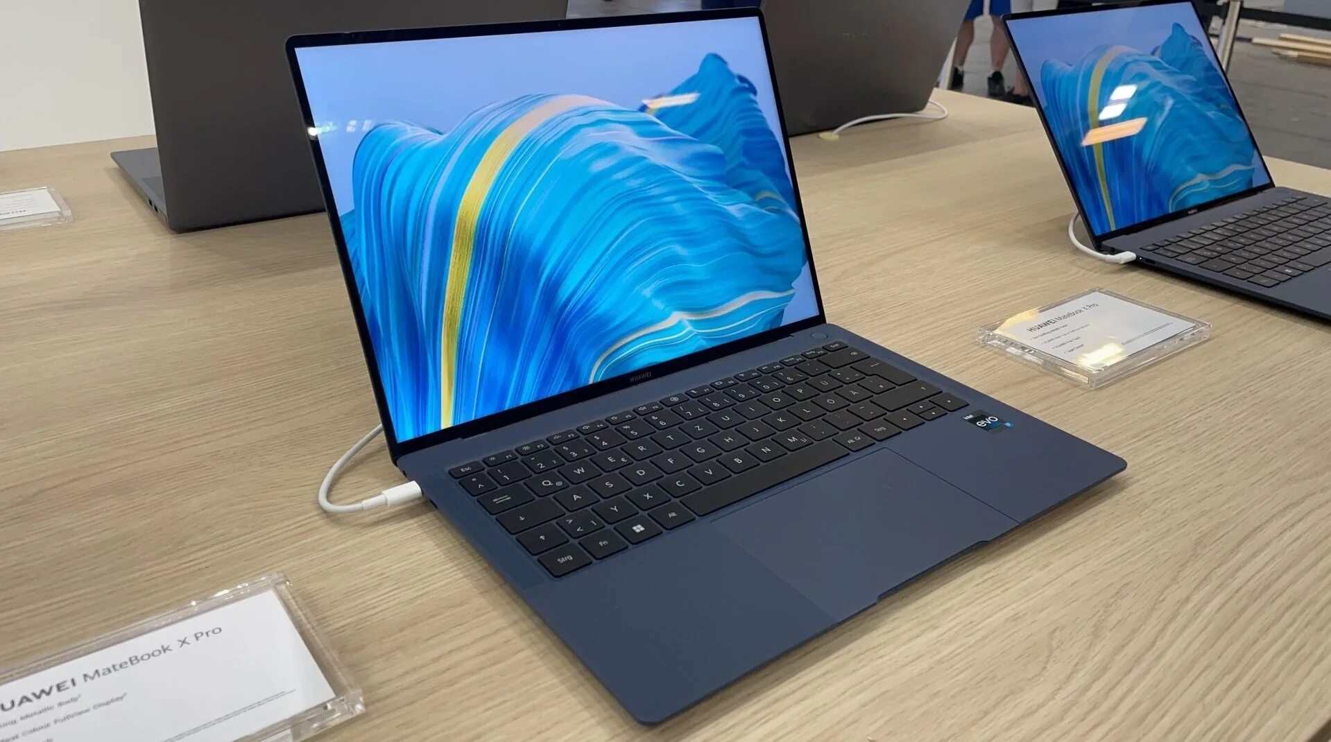 Huawei matebook pro 2025. Huawei matebook x pro 2025 изумрудно-зеленый. хуавей ноутбуки матебук 16. новый ноутбук. huawei matebook x и huawei matebook x pro.