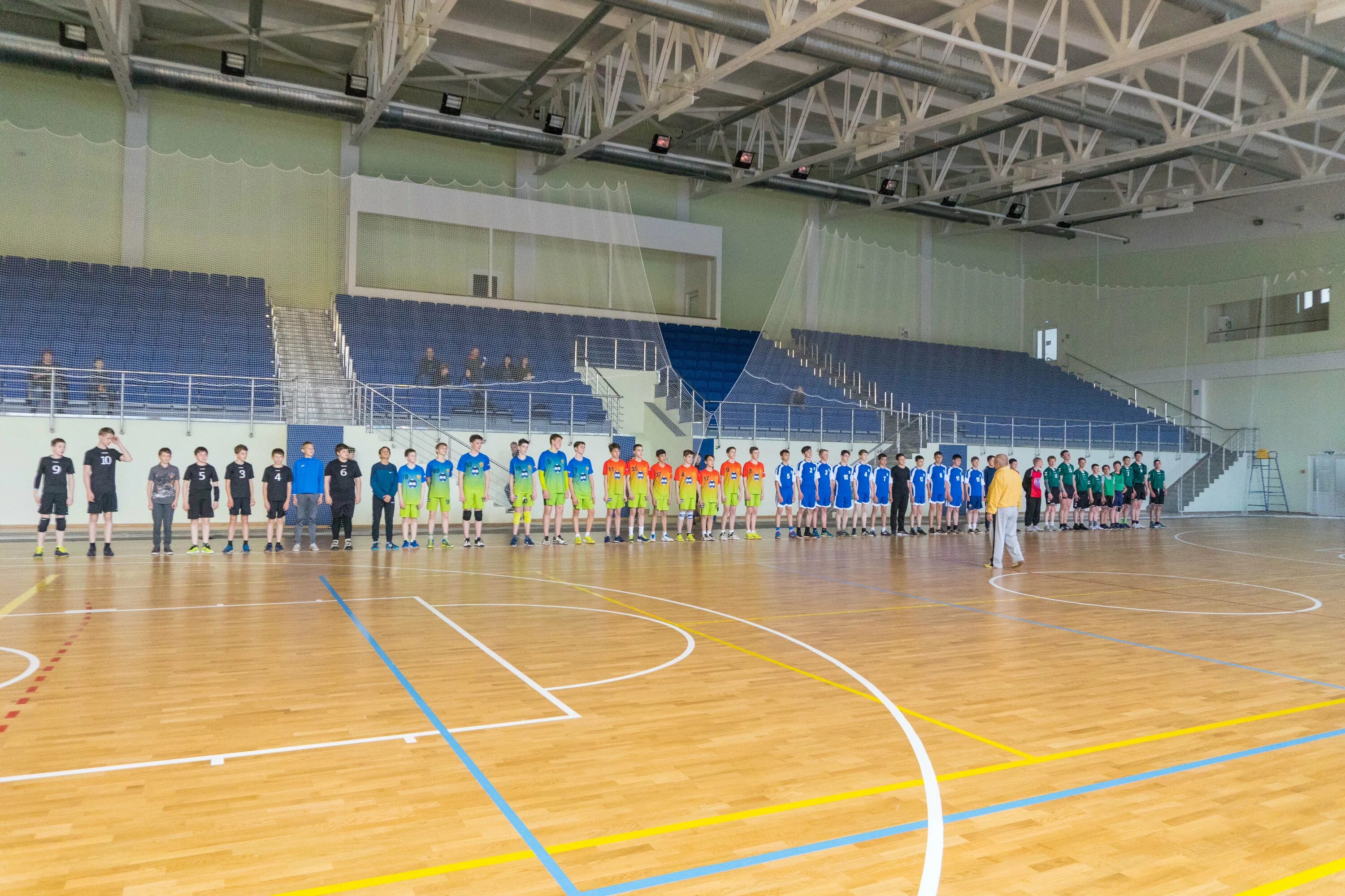 Спорт черкесск. ФОК Юбилейный Черкесск. Черкесск спорткомплекс. Юбилейный Черкесск спортивный зал. Дворец спорта Юбилейный Черкесск.