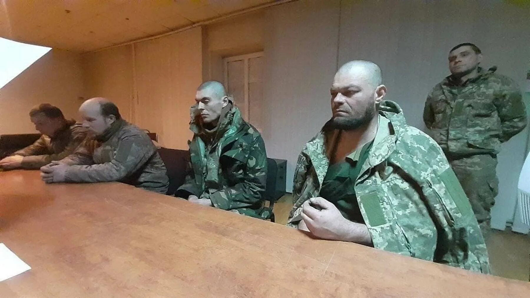 Пленные солдаты на Украине. Пленные военнослужащие ВСУ. Поенные российские военные.