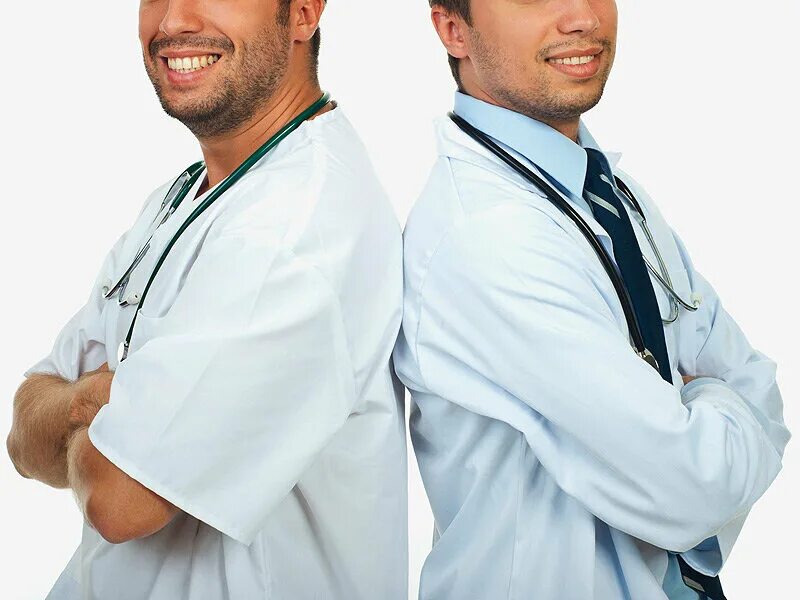 Том или ином враче. Два доктора. Два доктора мужчины. Врач мужчина. Двое врачей.