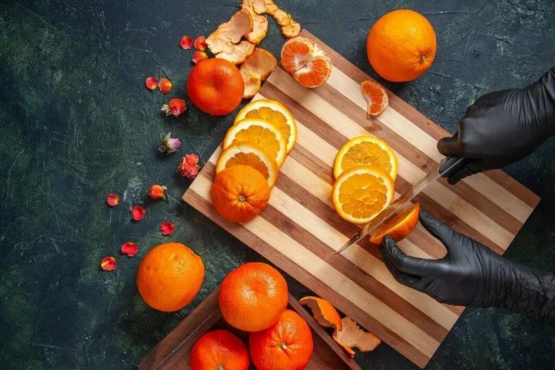 Are there oranges in the table