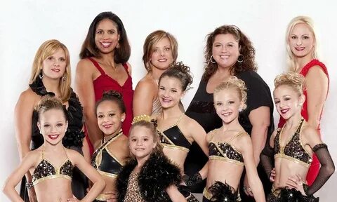 Estrella de "Dance Moms" sale de prisión y presume renovada figura tras perder 1